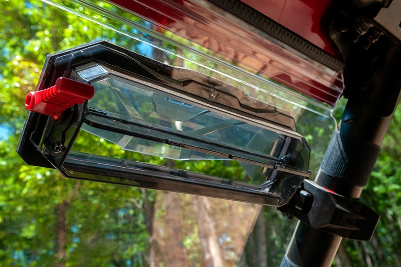 Enhance Your Ride with Seizmik's Toolless Polycarbonate Windshield