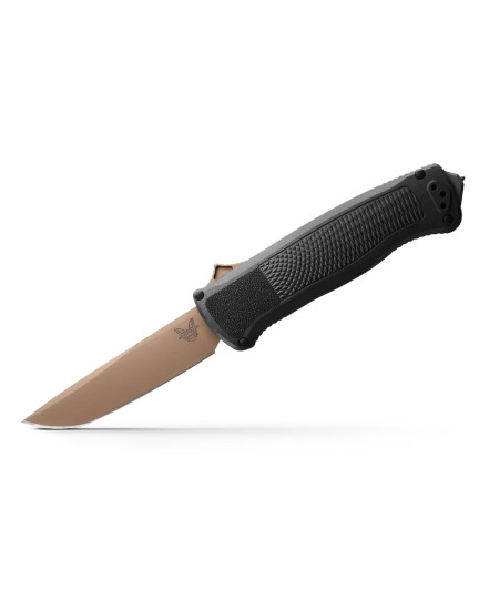 Experience the Benchmade Shootout CF-Elite, a double-action out-the-front automatic knife with a 3.51'' tanto blade and CF-Elite handle. This high-performance knife features a deep-carry pocket clip and a striking Flat Earth PVD blade finish. Get ready for precision, reliability, and style with the Benchmade Shootout CF-Elite