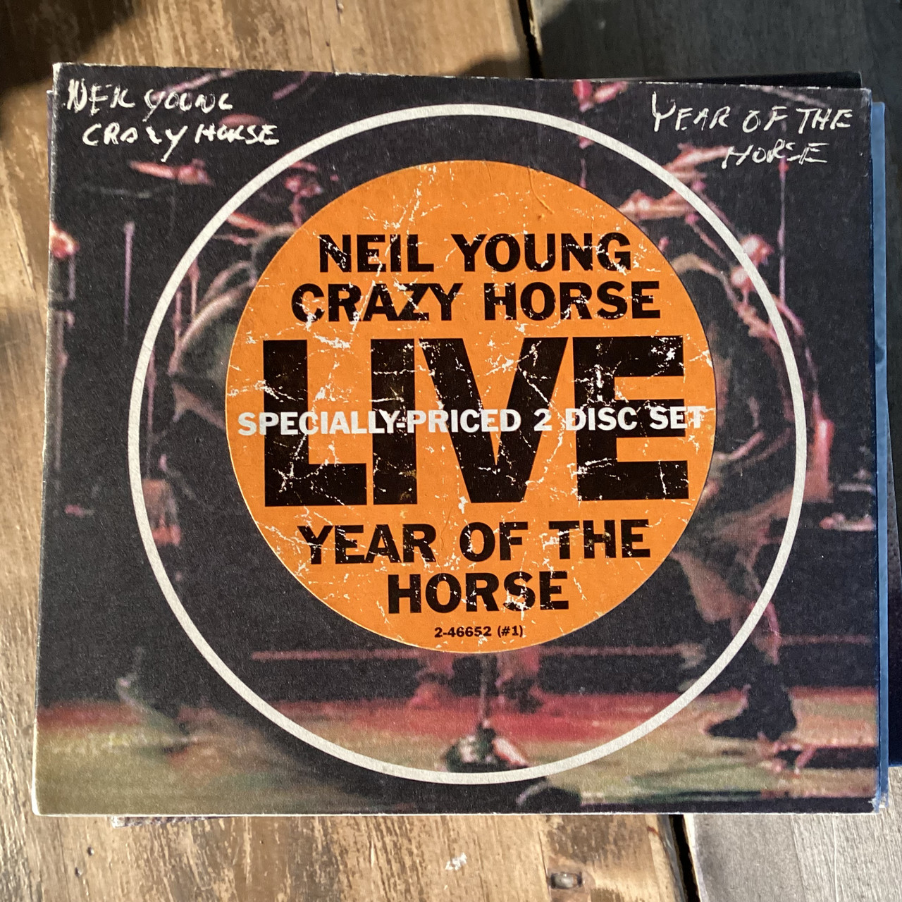 CD COMPACT DISC - Neil Young and Crazy Horse - Live - Year of the Horse  - Double COMPACT DISC