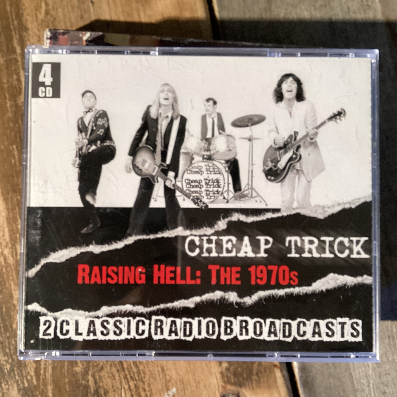 CD COMPACT DISC -Cheap Trick - Raising Hell: the 1970's - 2 classic radio Broadcasts - QUADRUPLE  COMPACT DISC