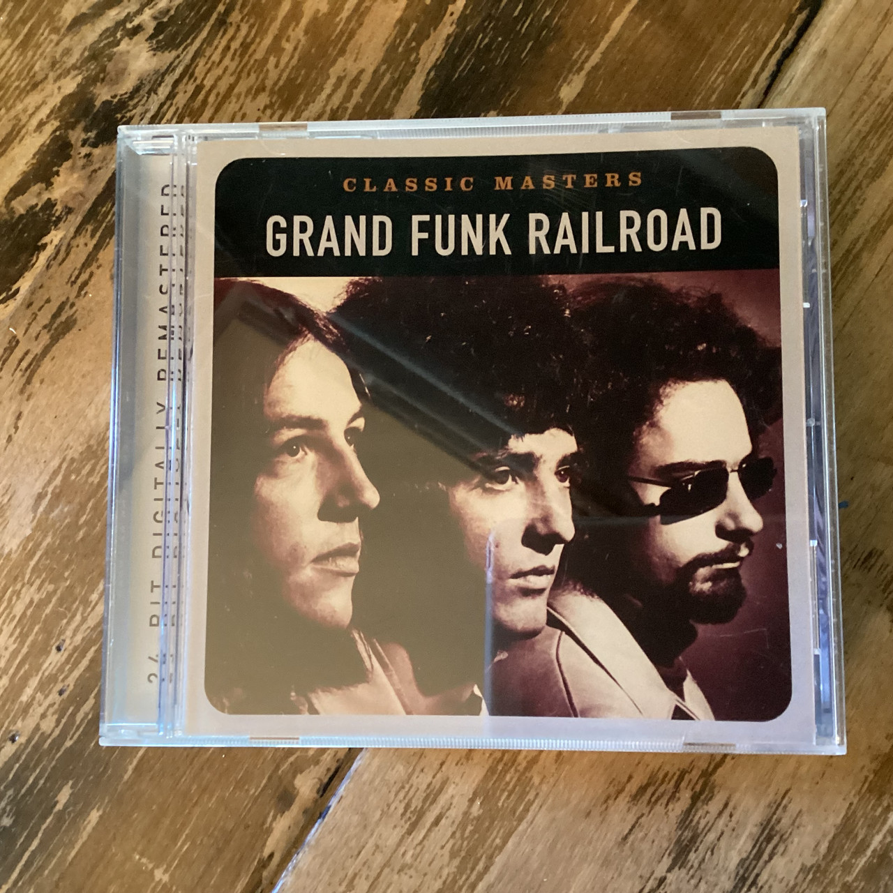 CD COMPACT DISC -  Grand Funk Railroad - Classic Masters - COMPACT DISC CD COMPACT DISC -  Grand Funk Railroad - Classic Masters - COMPACT DISC