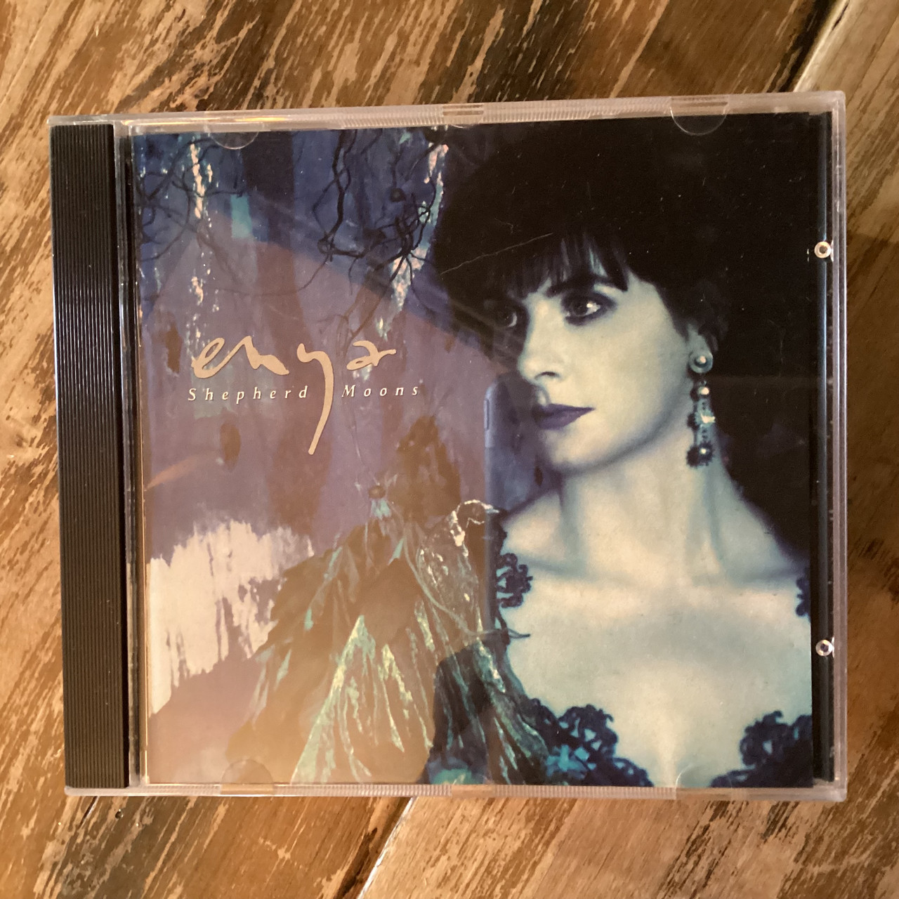 CD COMPACT DISC - Enya - Shepherd Moons - COMPACT DISC
