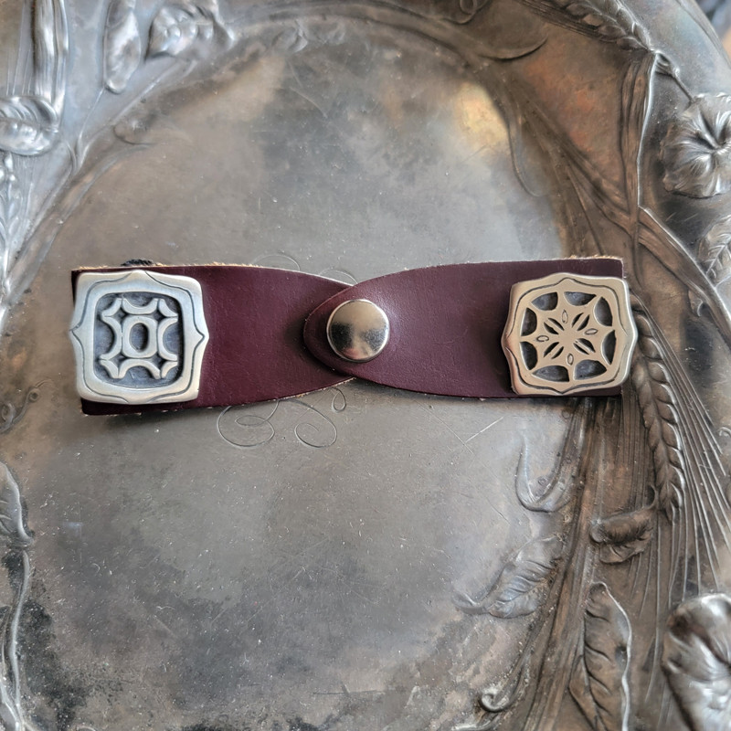 Ainu Sik Noka Latch
