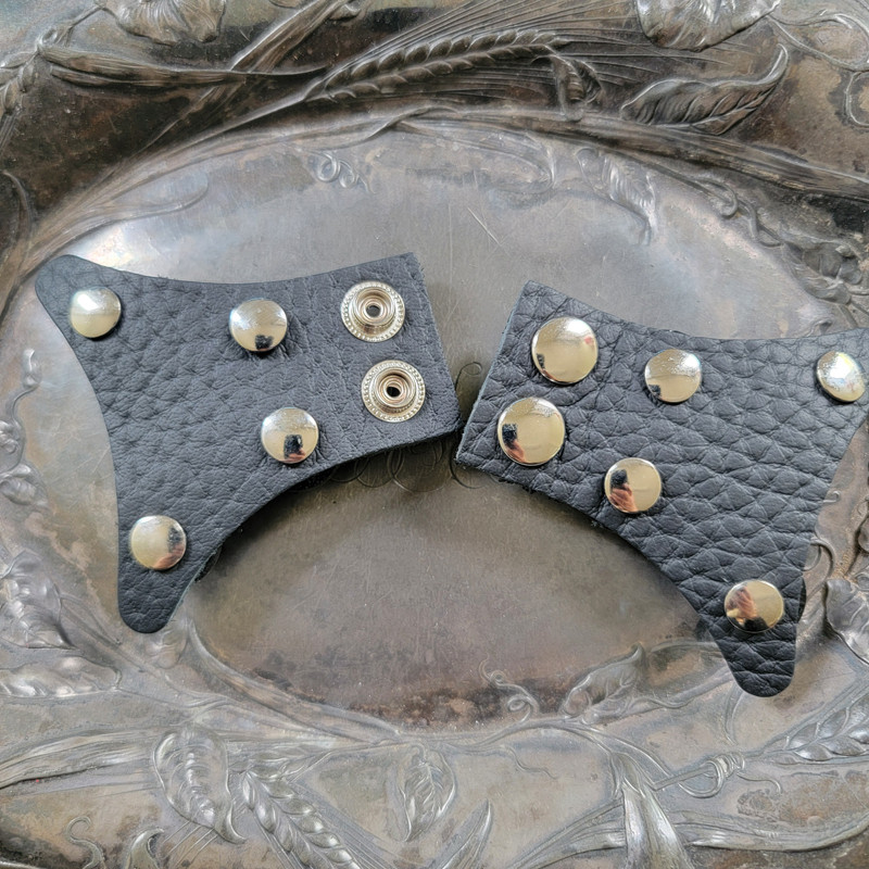 Gate Hinge Pebble Black Screw-in Snap Closure