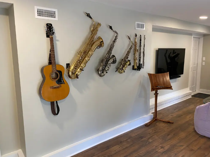 Saxophone Stands, Mounts, & Racks | Best Saxophone Storage