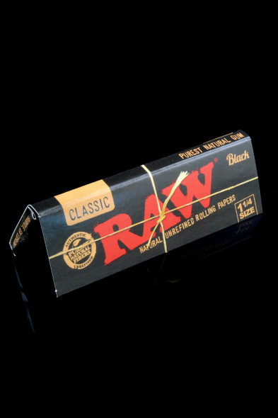 Raw Black Rolling Papers 1 1/4 - RP232