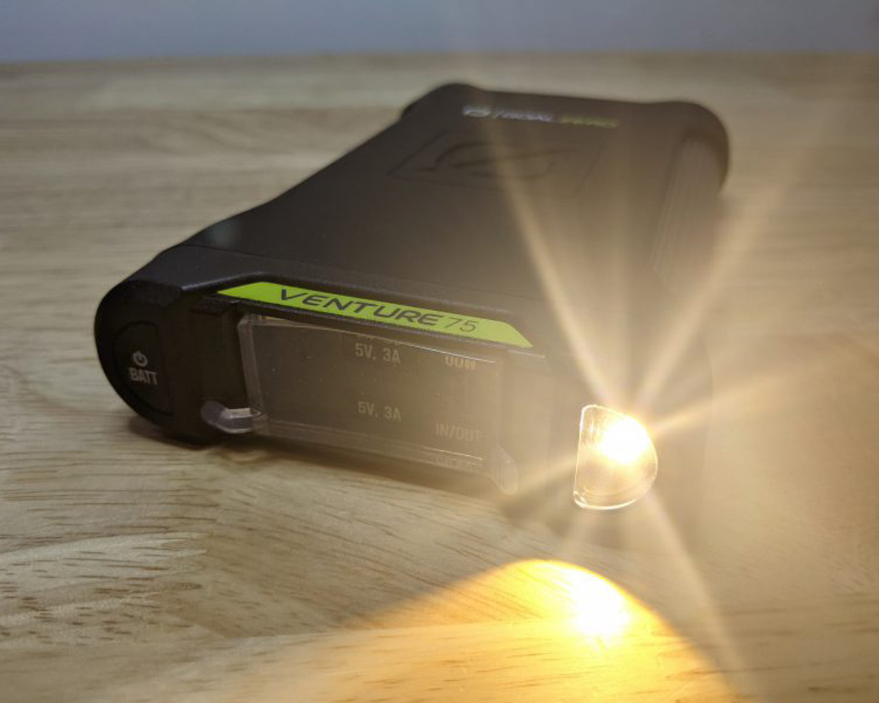 GOAL ZERO Venture 75 Power Bank ベンチャー Venture 75 Power Bank: 19,200mAh Rugged, Waterproof, Fast