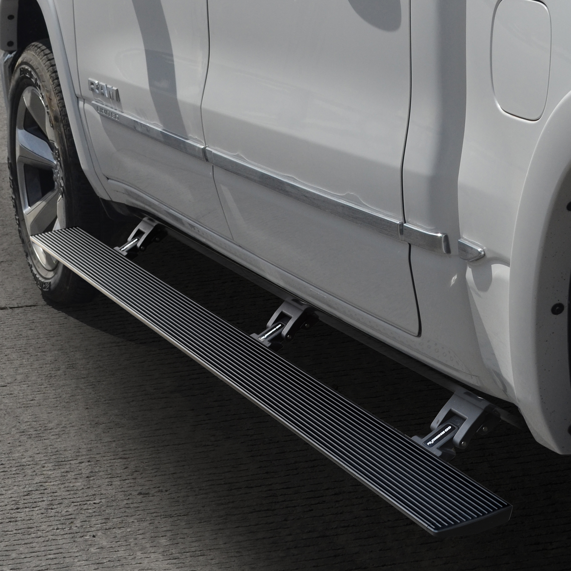 GR_E1_2019-2023-RAM-1500-CREW-