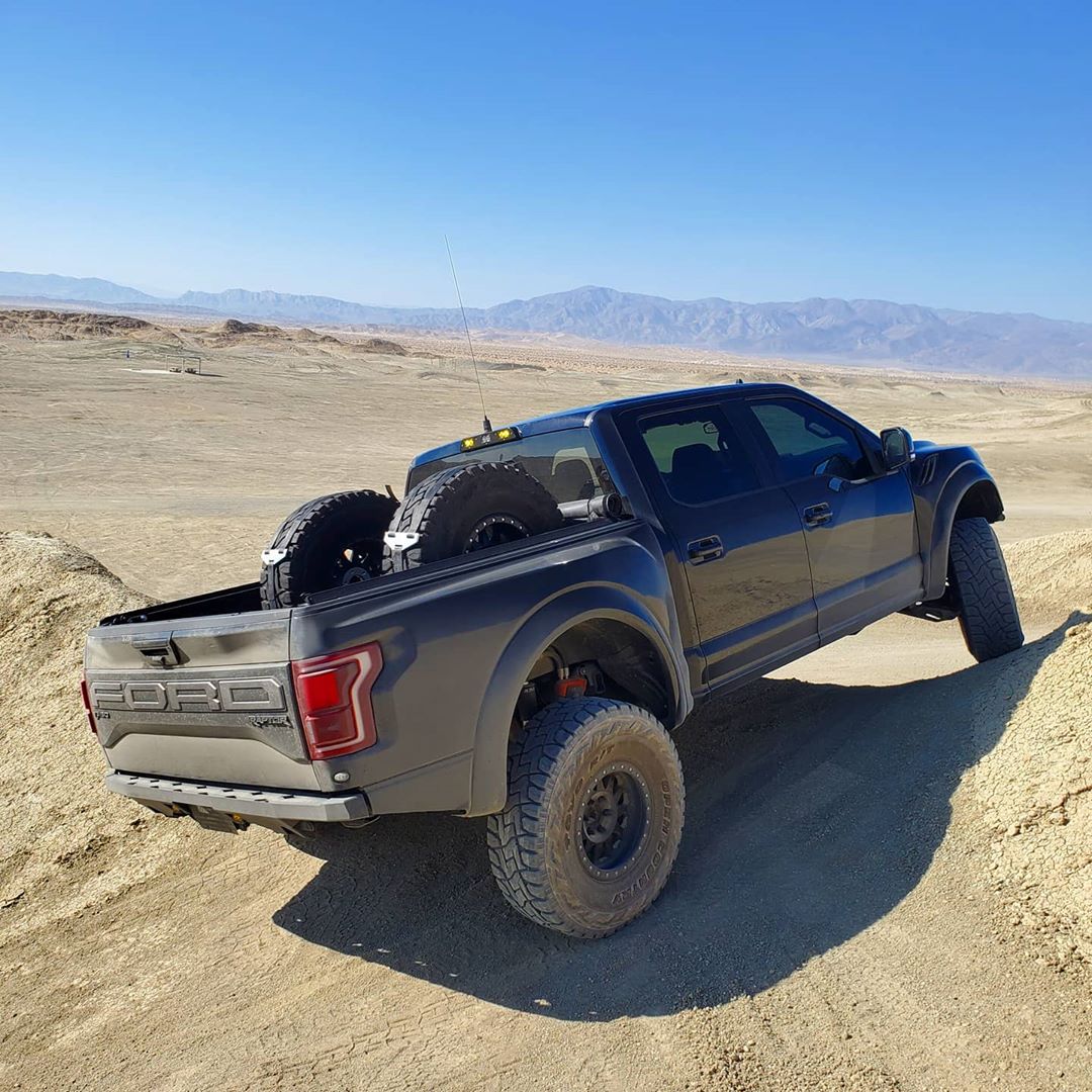 2019 Black Ford Raptor KHC dovetail rear bumper SDHQ spare tire mount with pro eagle jack and powertank system GJ third Brake light