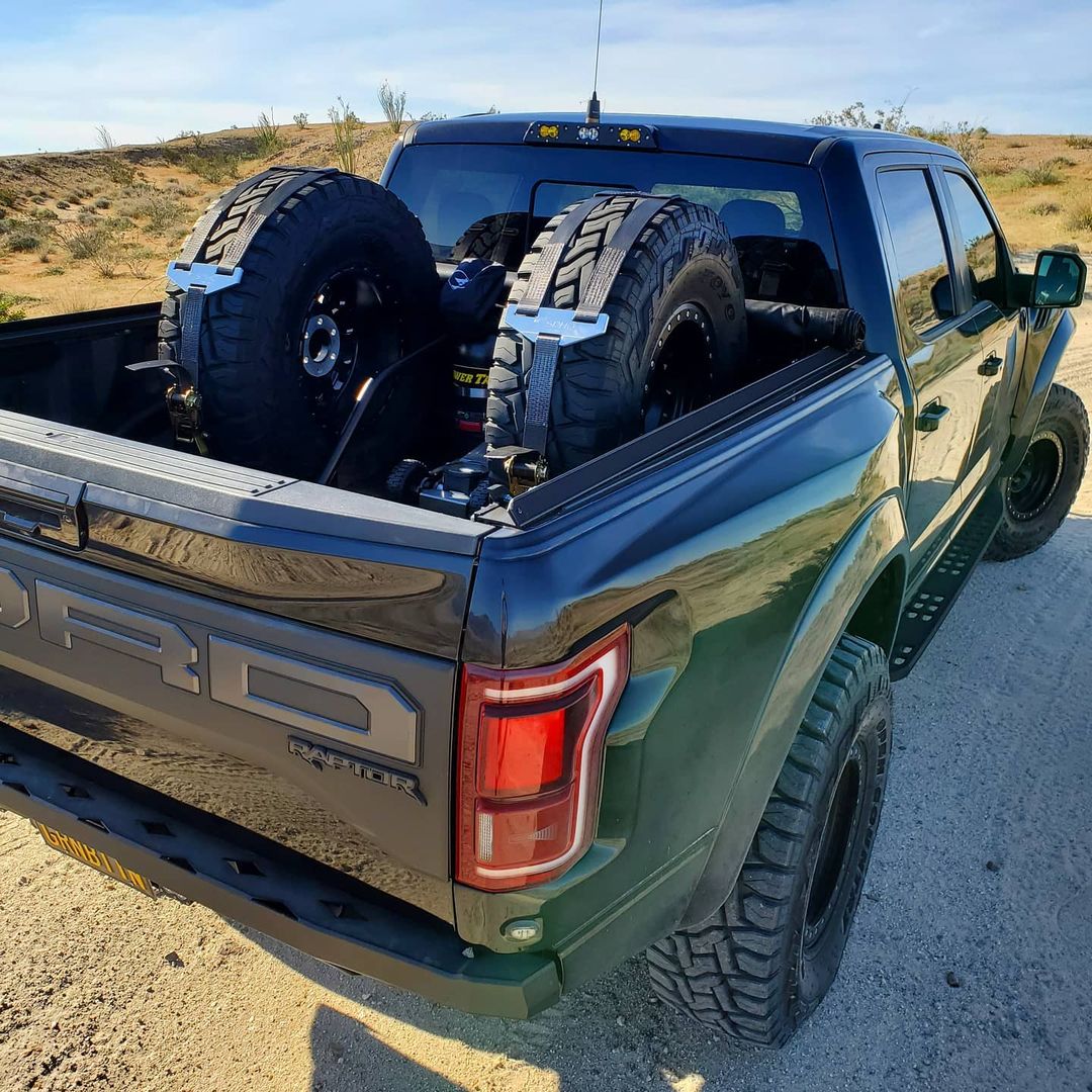 2019 Black Ford Raptor KHC dovetail rear bumper SDHQ spare tire mount with pro eagle jack and powertank system GJ third Brake light 