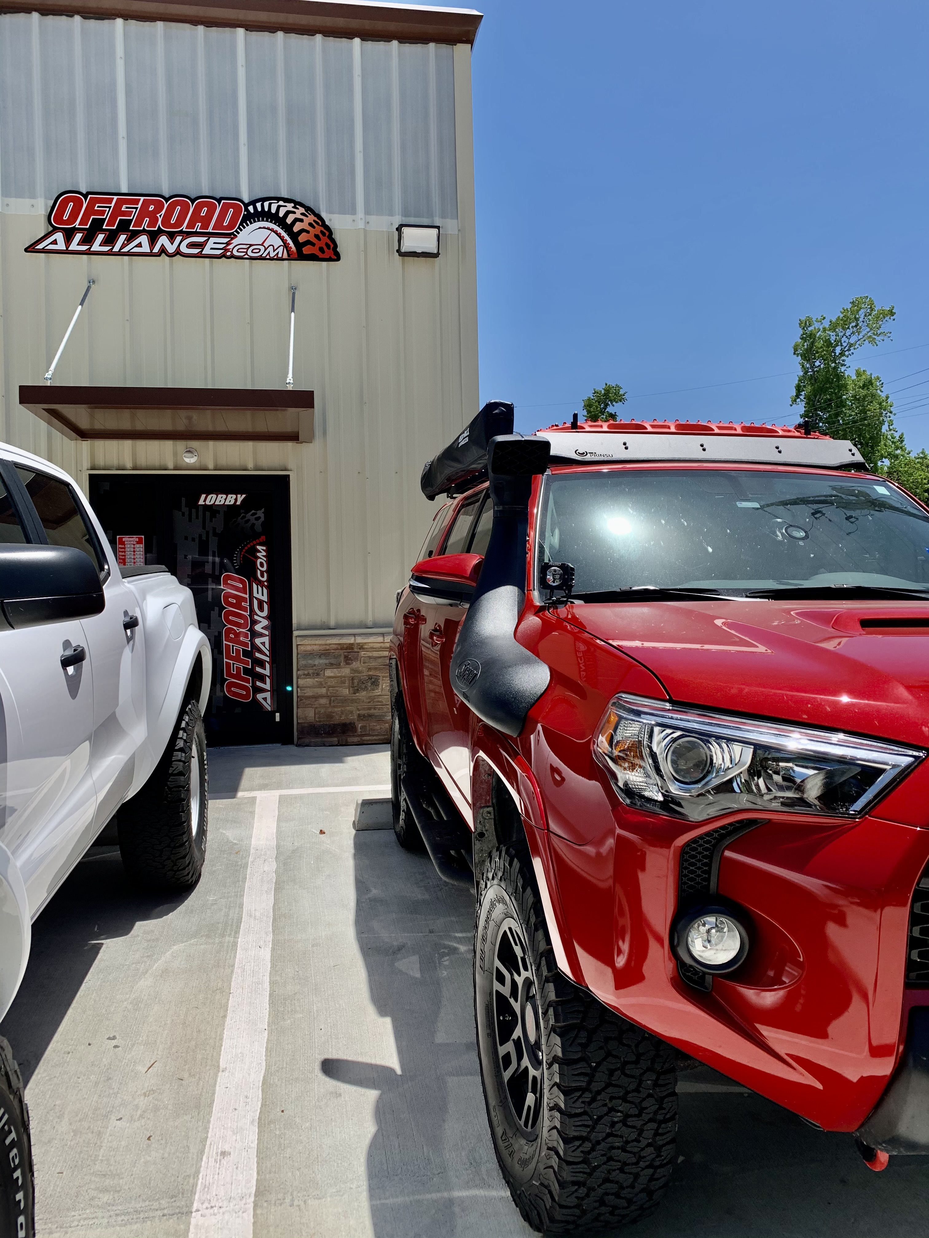 Red 2018 4Runner Prinsu Rack