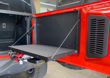 fmi-bronco-tailgate-001__60628