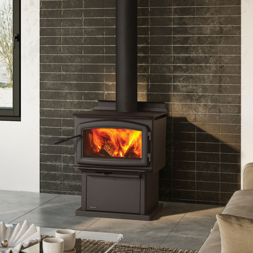 Regency Classic Medium Wood Stove | Dual-burn design creates longer and more complete burns

