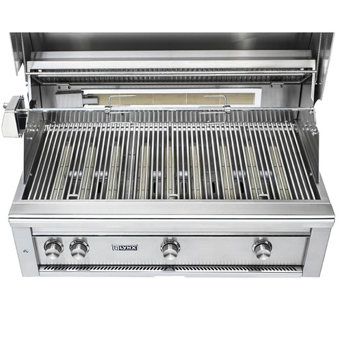 Lynx 42" Professional Built-In Grill with Rotisserie | Smooth opening—fluid rotation handle Lynx 42" Professional Built-In Grill with Rotisserie | Smooth opening—fluid rotation handle