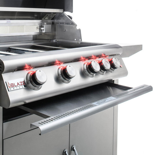 Blaze LTE 32" Marine Grade 4 Burner Built-In Gas Grill | Full-width drip tray for quick clean up Blaze LTE 32" Marine Grade 4 Burner Built-In Gas Grill | Full-width drip tray for quick clean up