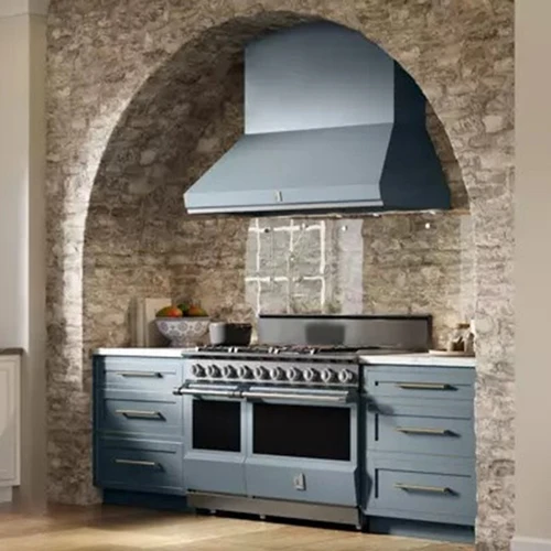 Hestan 48" KRG Series with Griddle Gas Range | Commercial-grade stainless steel griddle features a high-performance infrared gas burner system and thermostat for precise temperature control. 