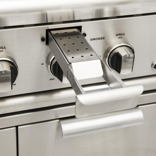 DCS 48" 7 Series Freestanding Gas Grill | The neutral stainless steel finish, refined handle profile and consistent detailing ensure DCS Built-in Products will install seamlessly into your desired countertop and cabinetry material palette.