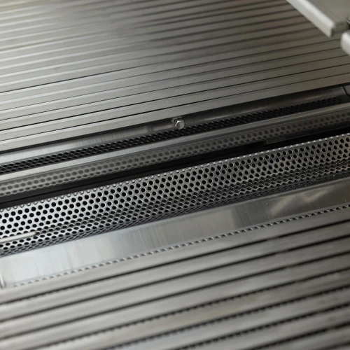 Blaze LTE PRO 40-Inch 5-Burner Built-In Gas Grill​ | Heavier 12 mm hexagonal grill grates retain more heat for intense searing