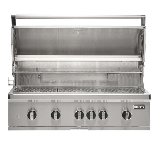Coyote 42" SL Series Built-In Gas Grill | Throw light beams the Coyote logo onto the ground for a premium touch