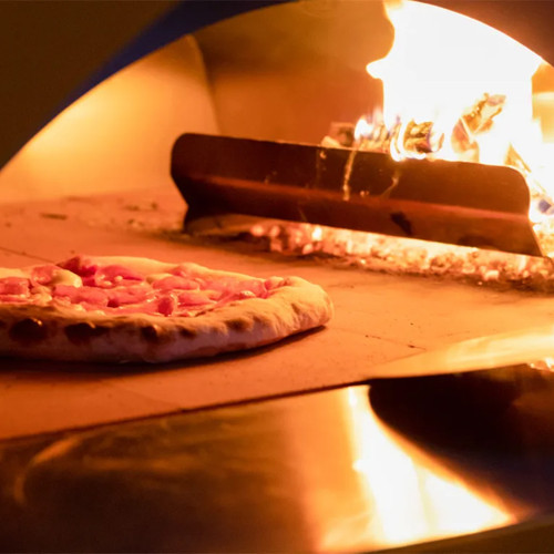 Alfa Moderno 5 Pizze Gas Pizza Oven | The 5 Pizze oven is available in both wood and gas version, but thanks to the Hybrid Kit you can decide to transform your gas oven into a wood-burning pizza oven by choosing which fuel to use from time to time.