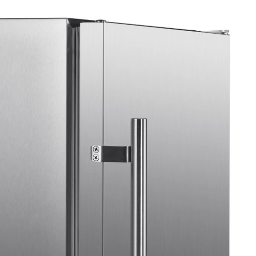 Blaze 20-Inch Compact Outdoor Refrigerator | Reversible door handle gives you flexibility in your outdoor kitchen