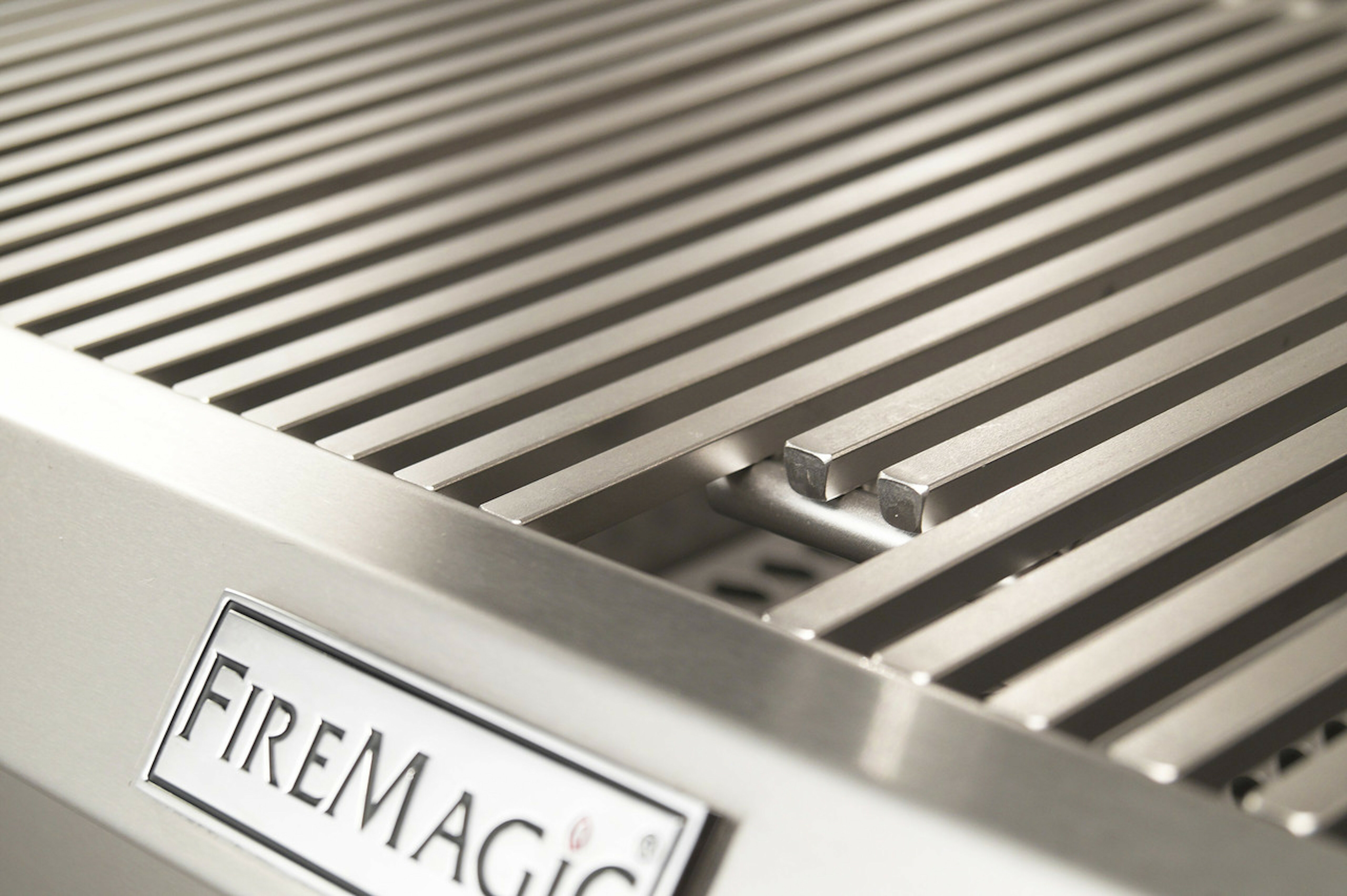 Fire Magic Echelon Diamond E660i Built-In Grill with Analog Thermometer and Magic View Window - Grate