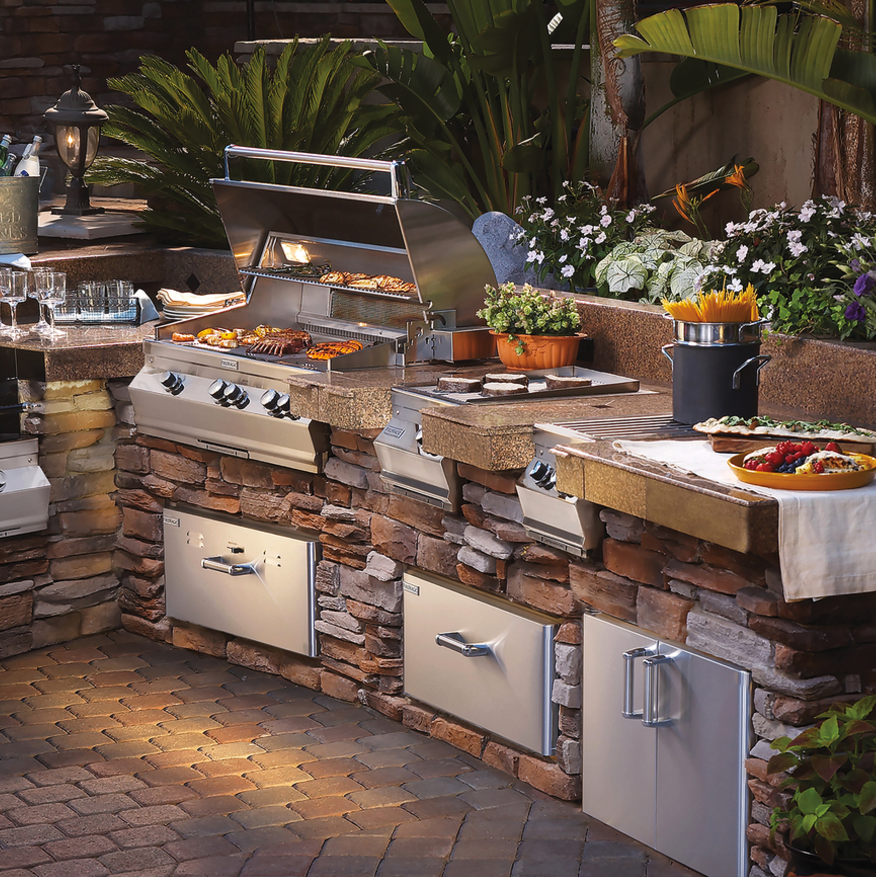 Fire Magic Aurora 540i Built-In 30" Gas Grill Analog Style - Built-In Gas Grills for Modern Outdoor Kitchens