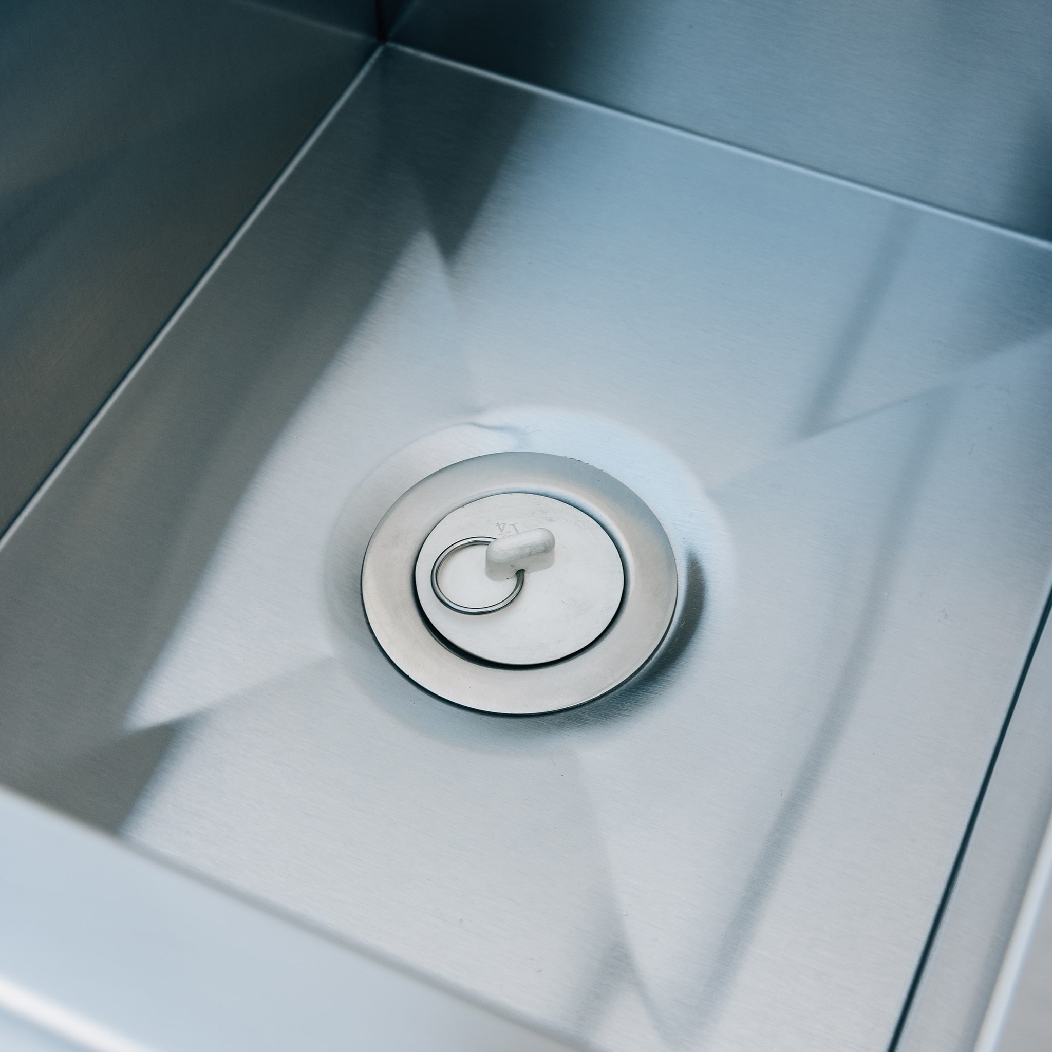 Summerset 30" Beverage & Prep Station | 40lb. Ice Compartment