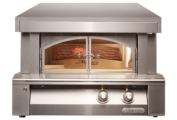 Alfresco Grills 30" Built-In Gas Pizza Oven | Alfresco’s exclusive natural air-cooling plenum keeps control panel
cool to the touch