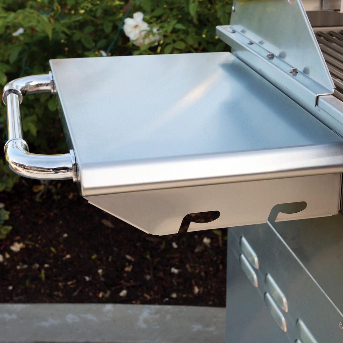 Bull 30" Angus  Freestanding Gas Grill | Side Shelf