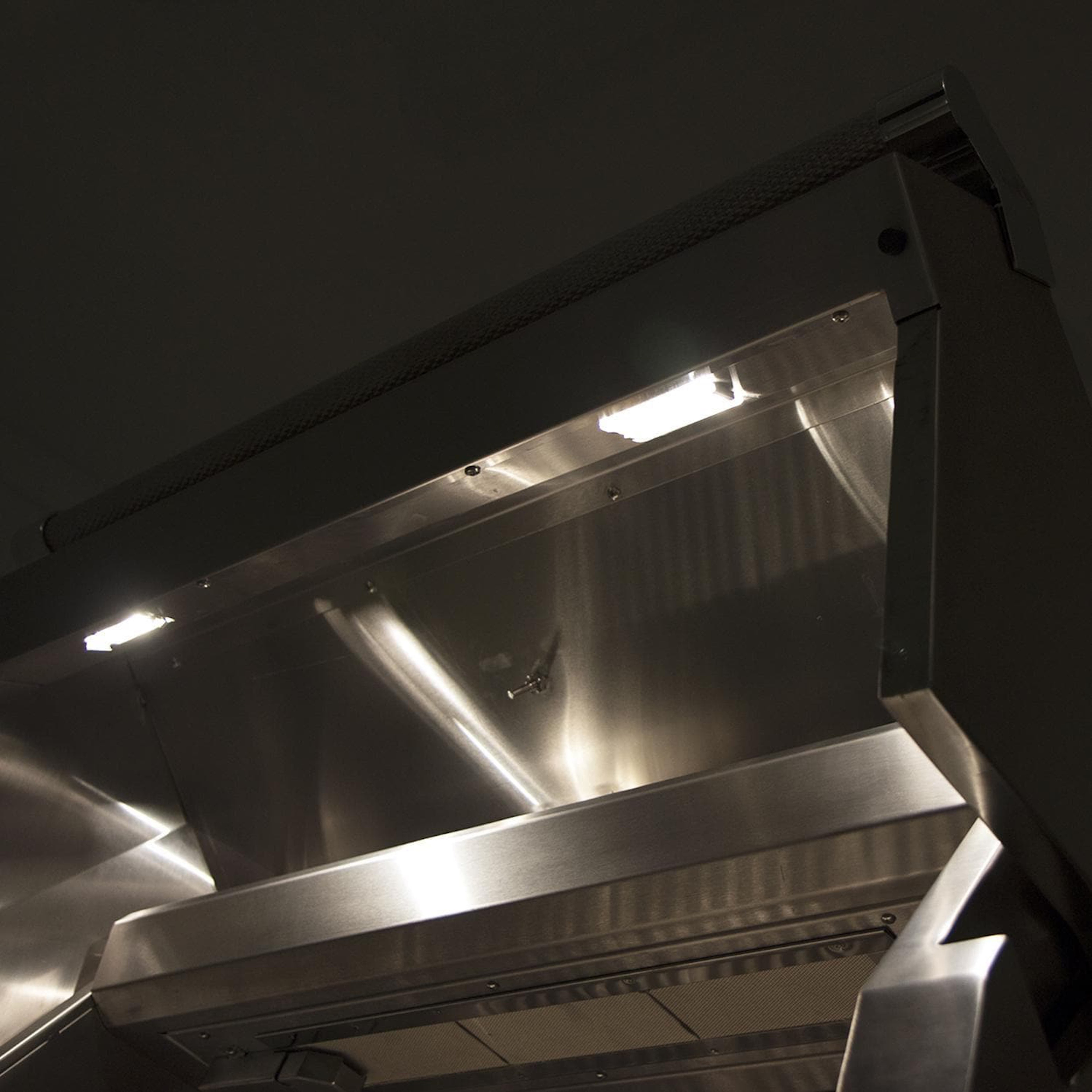 Hestan 30" Gas Grill with Tower Cart - GCD Series | Patented Halogen Stadium LightsTM illuminate the entire cooking area with motion-activated under-hood lighting.