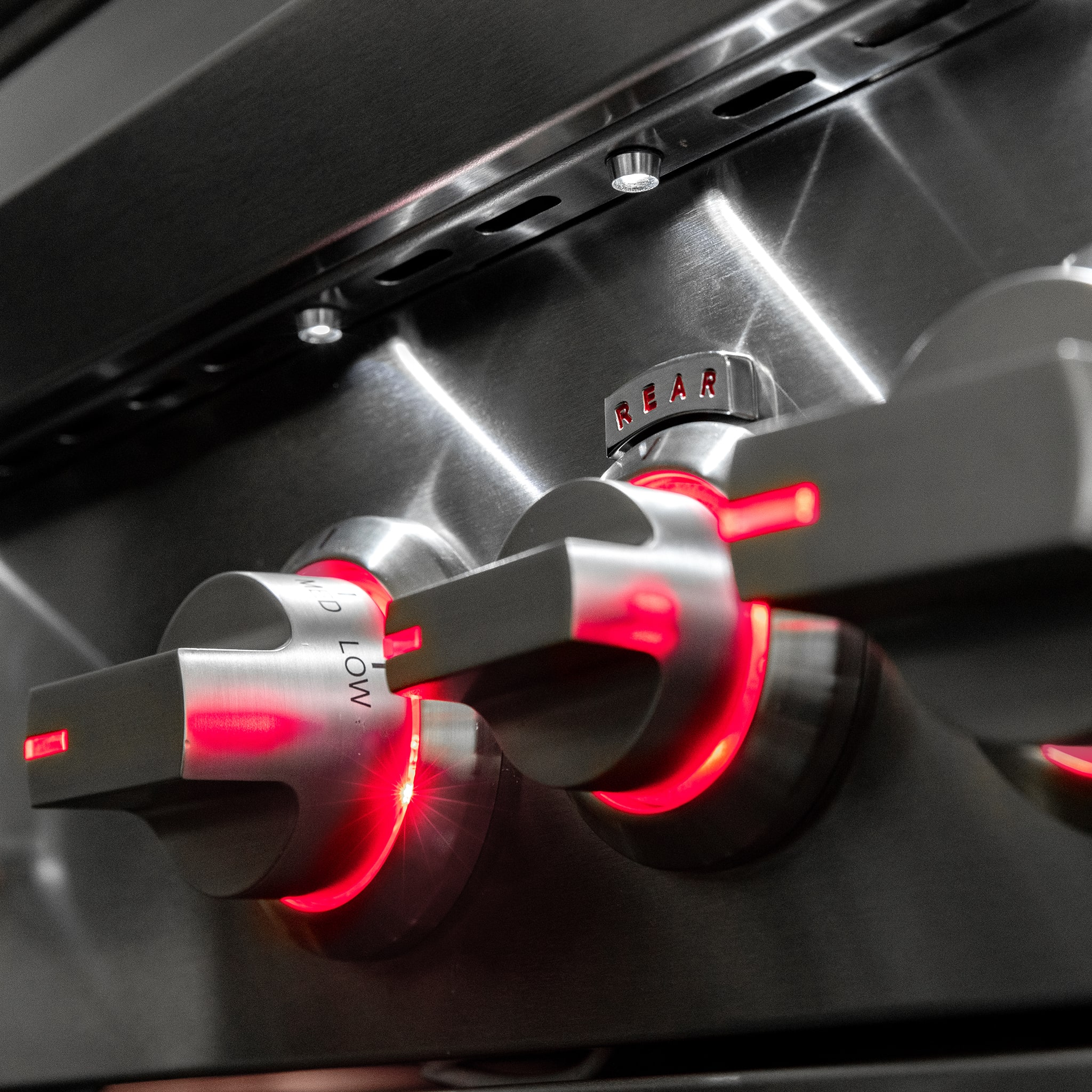 Summerset TRL 32" Freestanding Gas Grill | Exterior LED  Lighting + White to Red Bezel Lighting Indicating ON/OFF Burner State, and Halogen interior Cooking Lights