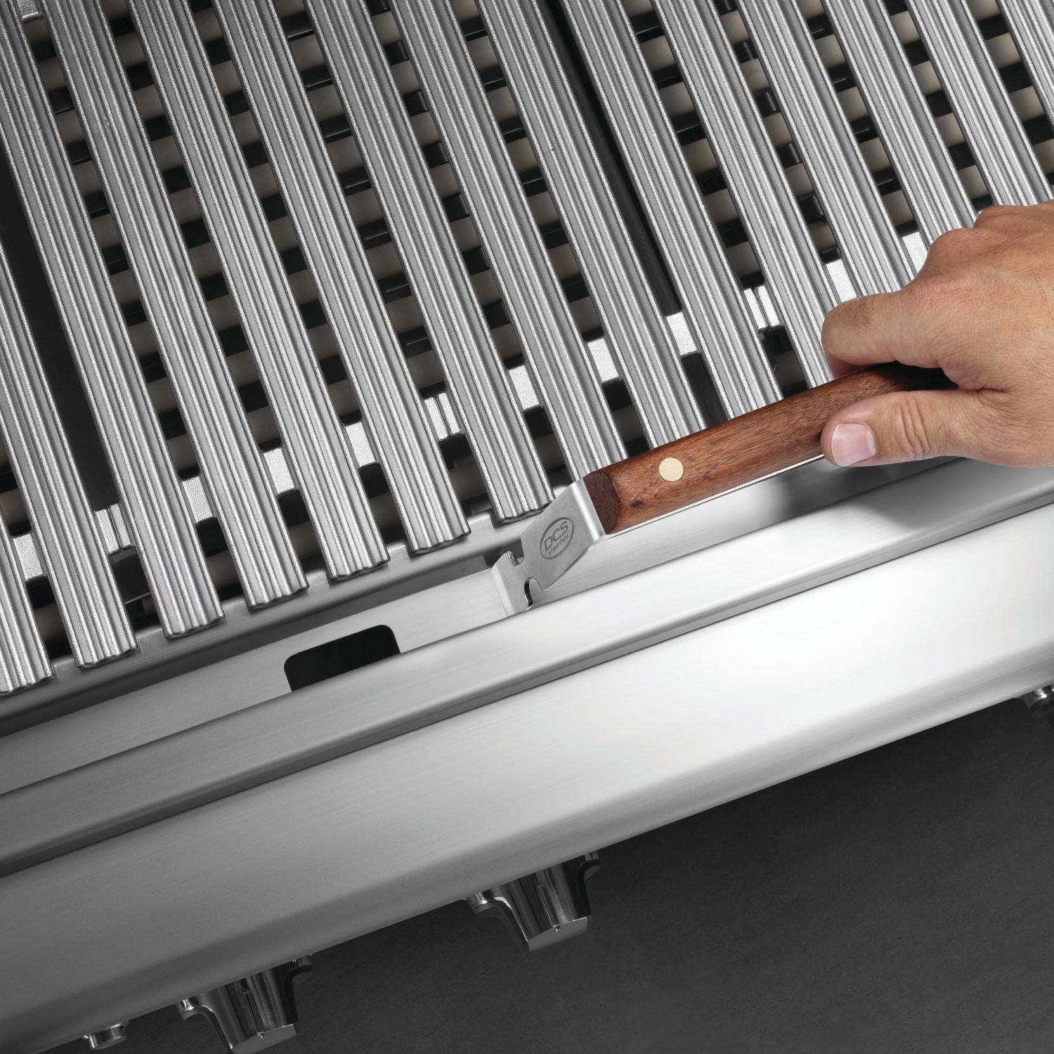 DCS 36" Series 9 Built-In Gas Grill |  Intuitive lighting with bright in-hood lights and bezel lit control dials