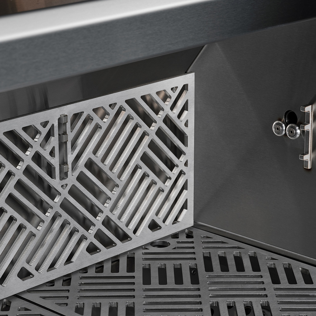 Kalamazoo K1000 Freestanding Hybrid Fire Grill with Burner | Flip-up warming rack