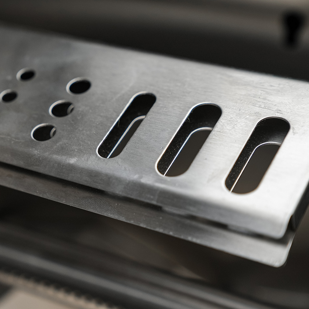 Mont Alpi 6-Burner Deluxe Island with a 90-Degree Corner | 115,000 btu heat output