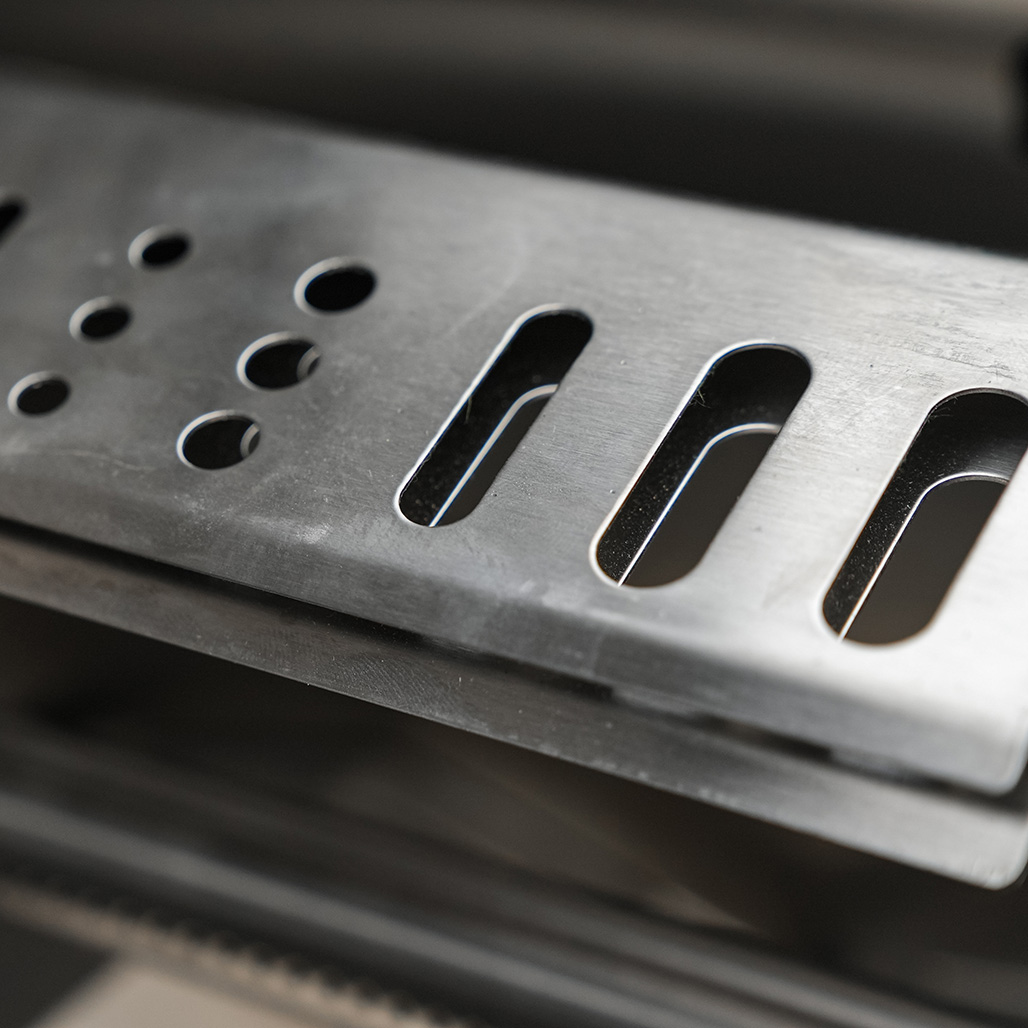 Mont Alpi 6-Burner Deluxe Island with 90-Degree Corner, Kegerator, Beverage Center and Fridge Cabinet | 115,000 btu heat output