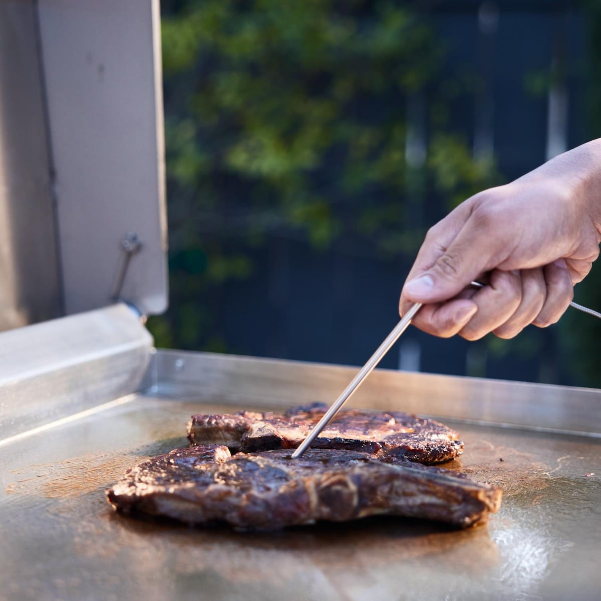 Blaze LTE PRO 40" Built-In Gas Griddle with Cart | Integrated leveling screws can be used to adjust griddle surface according to foods being cooked