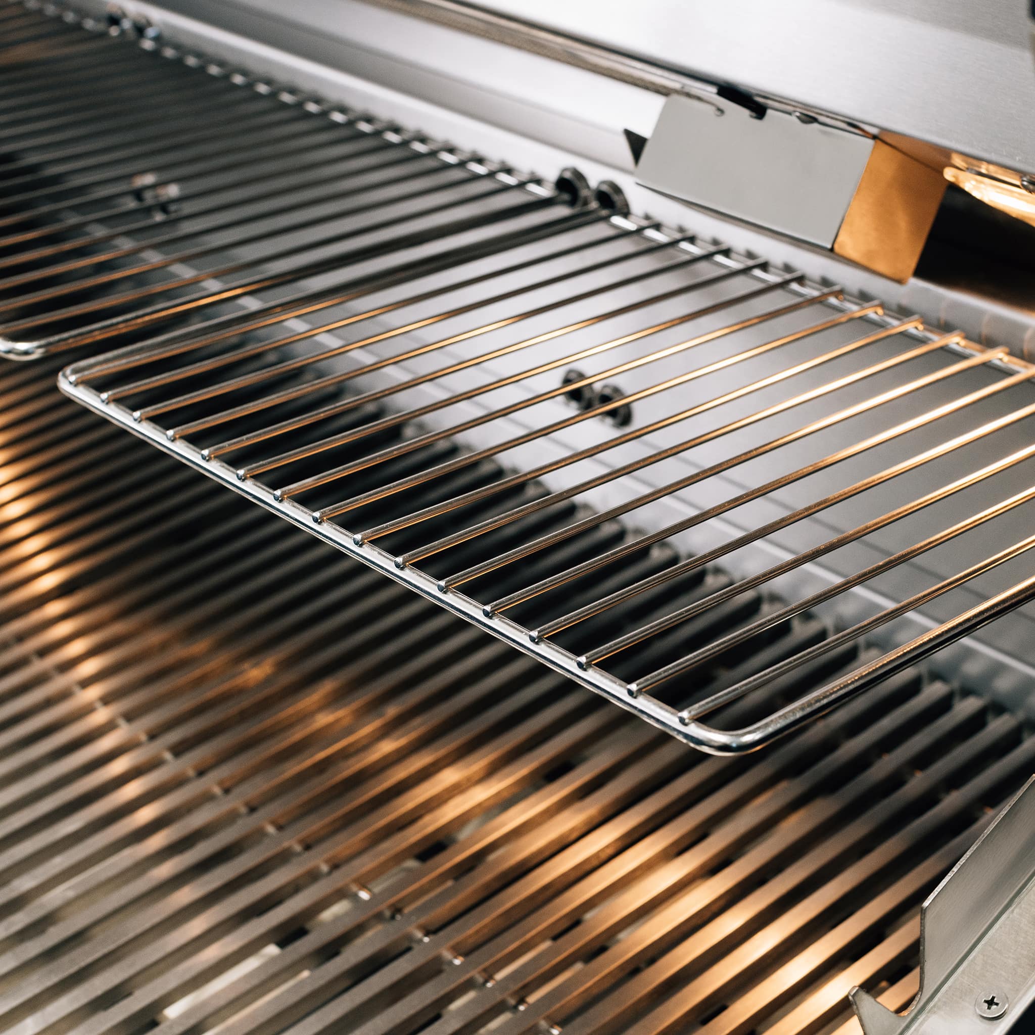 Summerset Quest 30" Built-In Gas Grill | 8mm Square Stainless Steel Cooking Grates