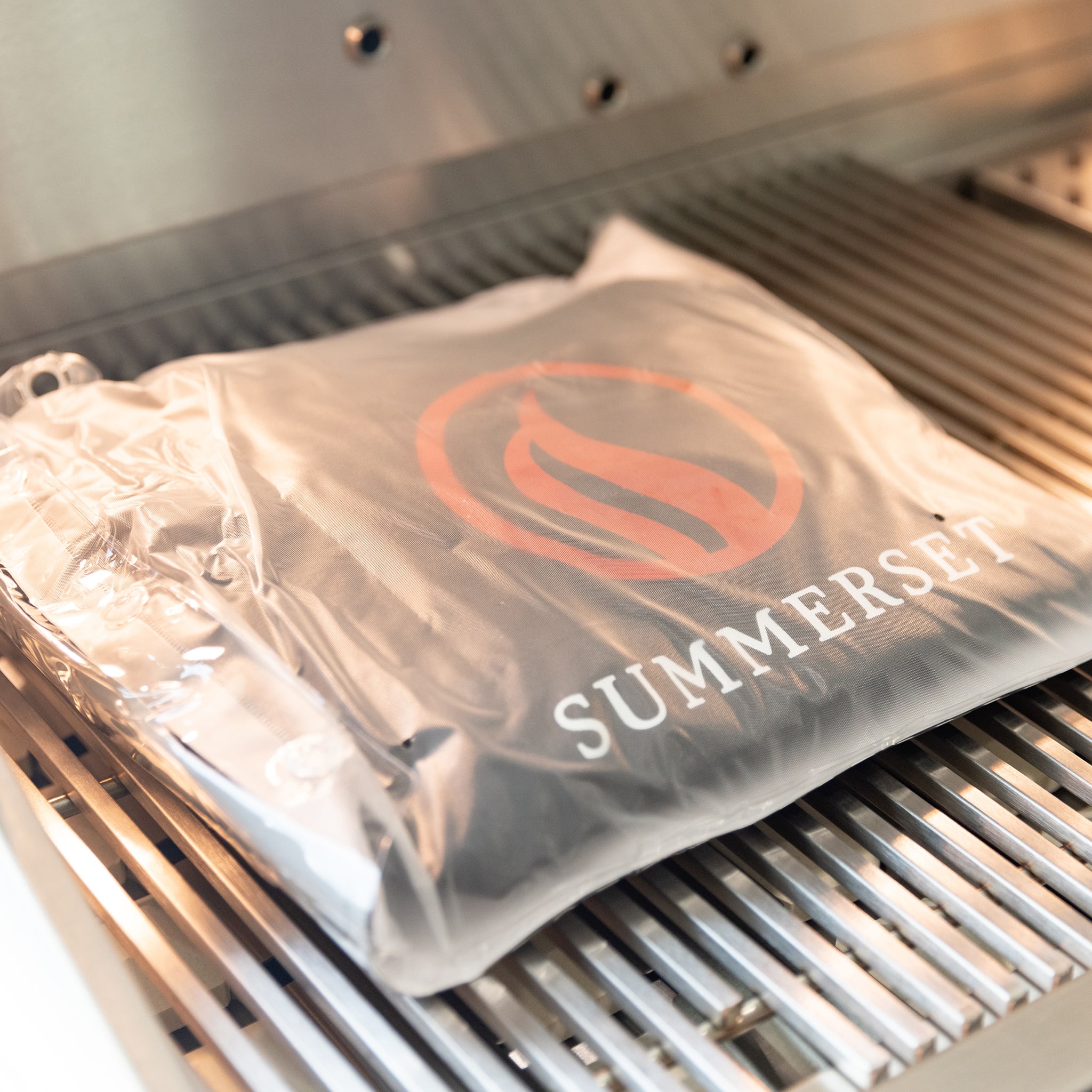 Summerset Quest 30" Built-In Gas Grill | Weatherproof Vinyl Grill Head Cover