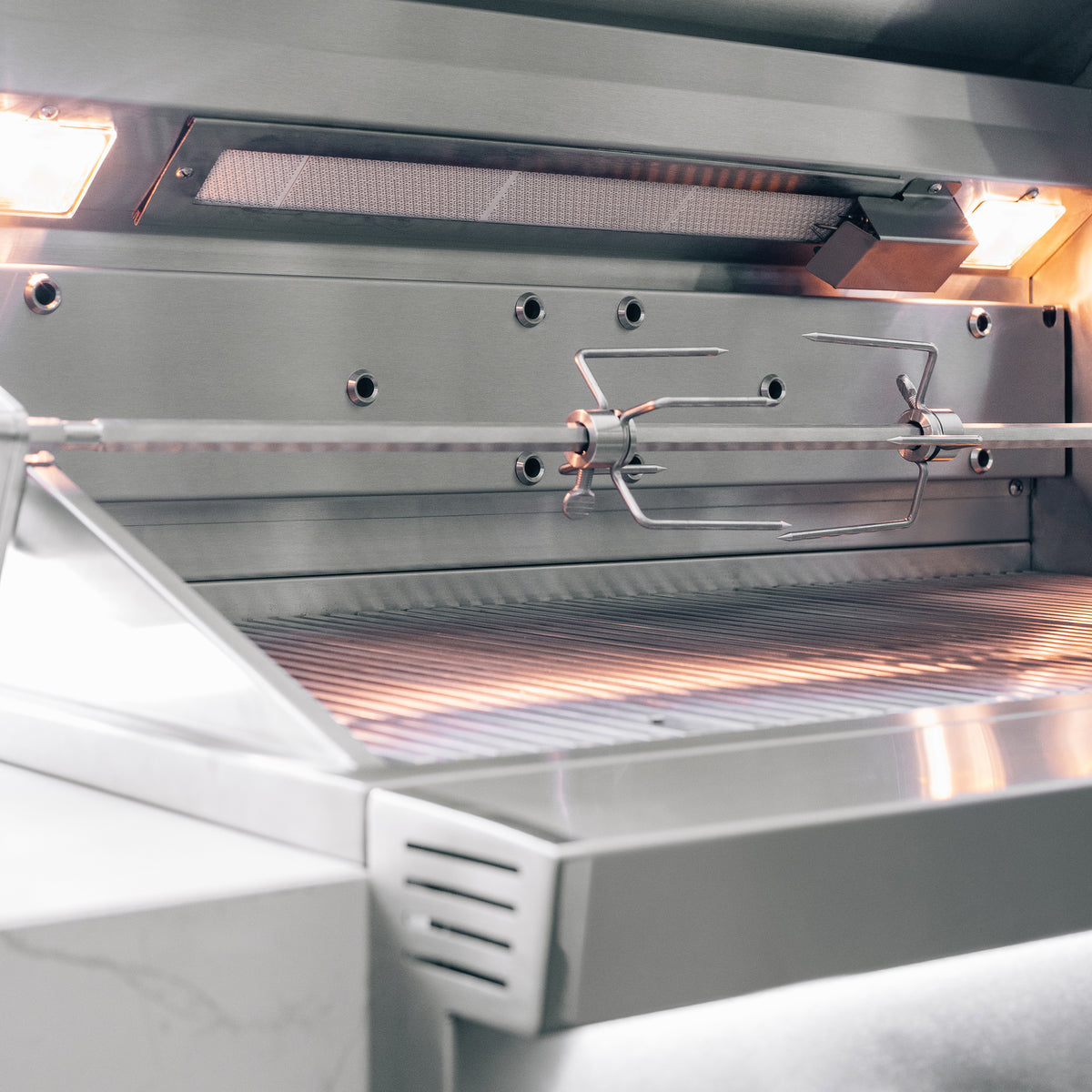 Summerset Quest 36" Built-In Gas Grill | Interior Halogen Lighting