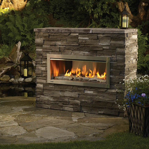 Regency Horizon HZO42 Contemporary Outdoor Gas Fireplace | Embers