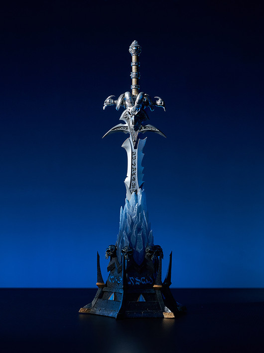 【PRE-ORDER】HEX Collectibles World of Warcraft® 20th Anniversary Frostmourne Collector's Edition Replica with LED