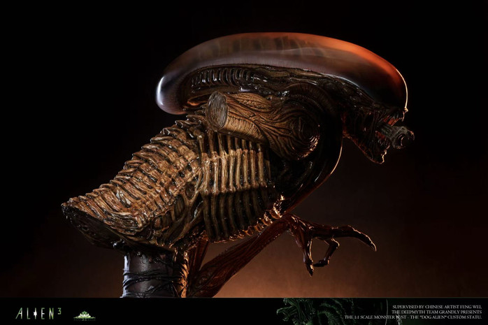 【PRE-ORDER】Deepmyth Studio 1:1 Alien Dog Bust with LED