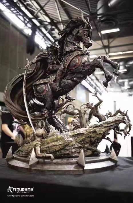 【IN-STOCK】Figurama Studio Vampire Hunter