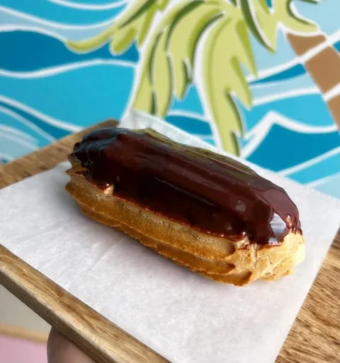 Jumbo Vanilla Bean Eclair