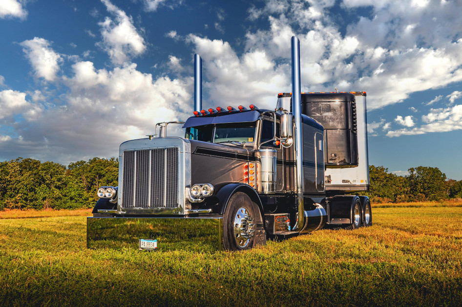 Factory Peterbilt 379 Exhaust Mufflers vs Straight Pipes