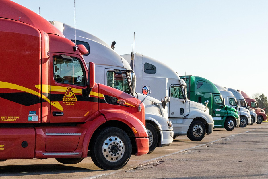 Semi Truck Buying Guide: Questions to Ask Before Investing in a Rig