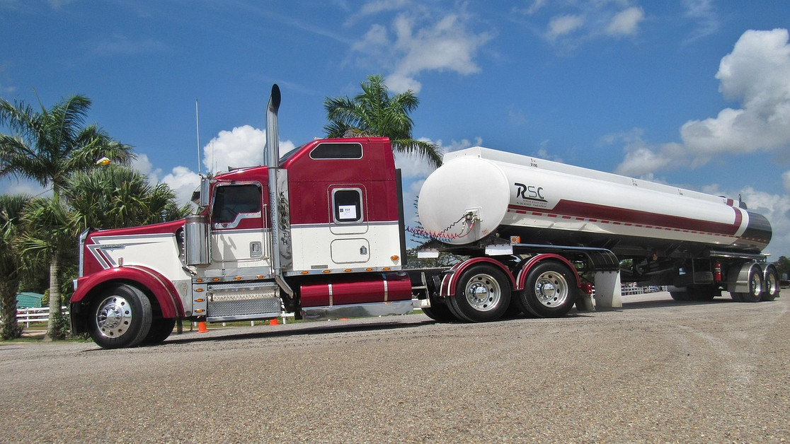 Save Fuel at the Pump with These Fuel Efficient Semi Truck Parts