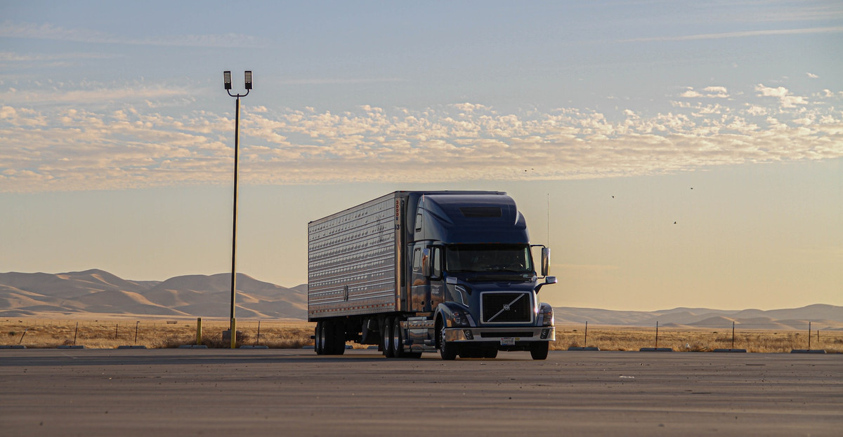 Stop Emergency Roadside Breakdowns with These Semi Truck Parts & Products