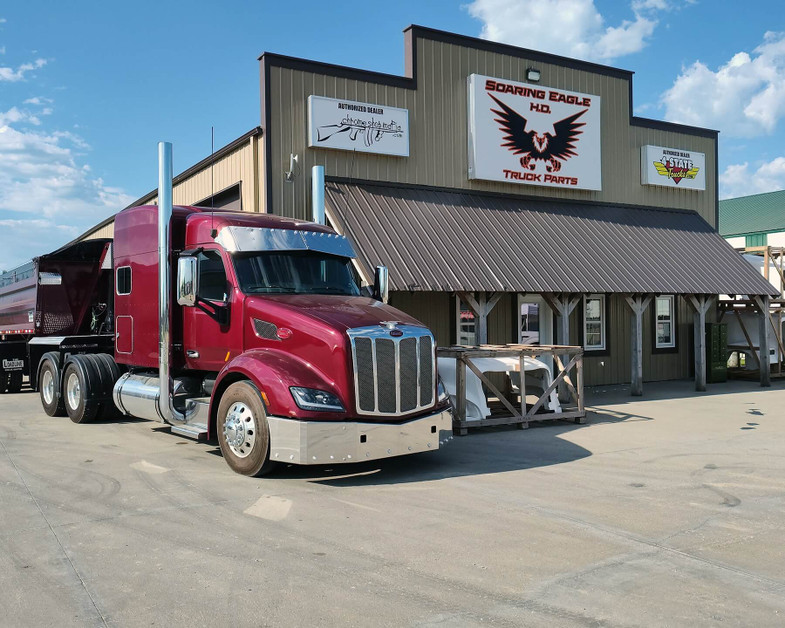 A Handshake Across the Border: 4 State Trucks Expands into Canada with Soaring Eagle